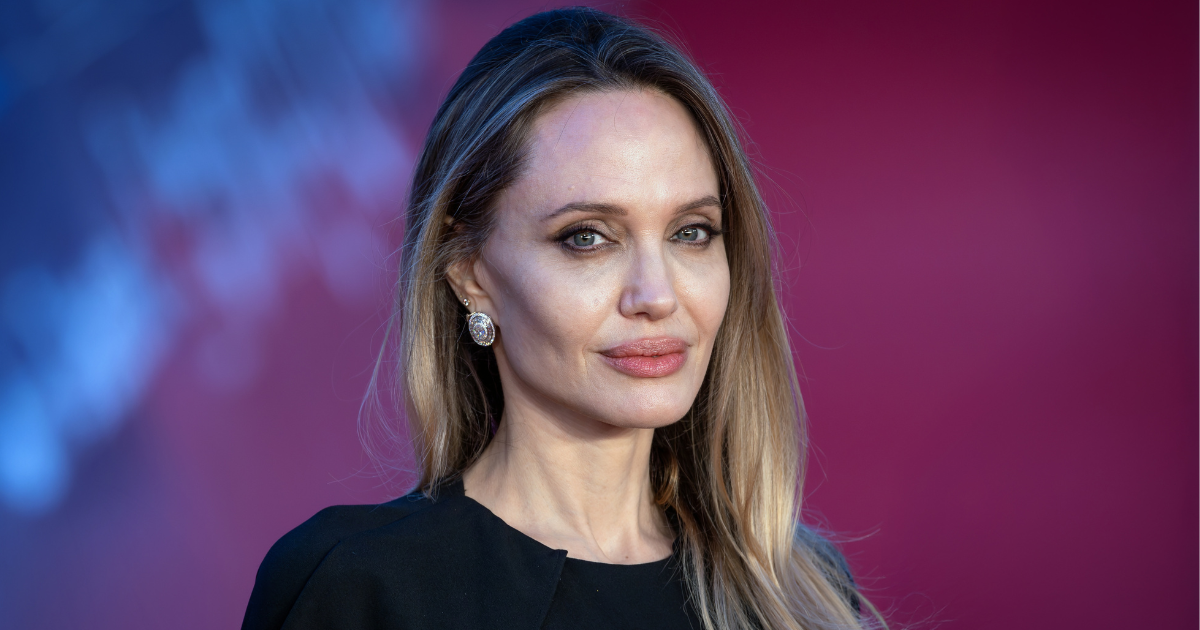 Angelina Jolie explains why she decided to show mastectomy scars in